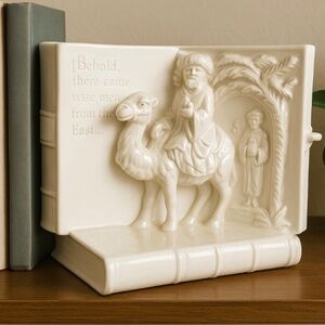Vintage Nativity Scene Magi Wise Men Bookend with Bible Sculpture